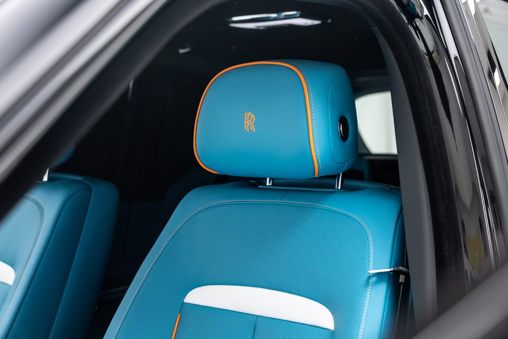 2025 ROLLS ROYCE CULLINAN |BLACK BADGE | BESPOKE AUDIO SYSTEM | FULL OPTION